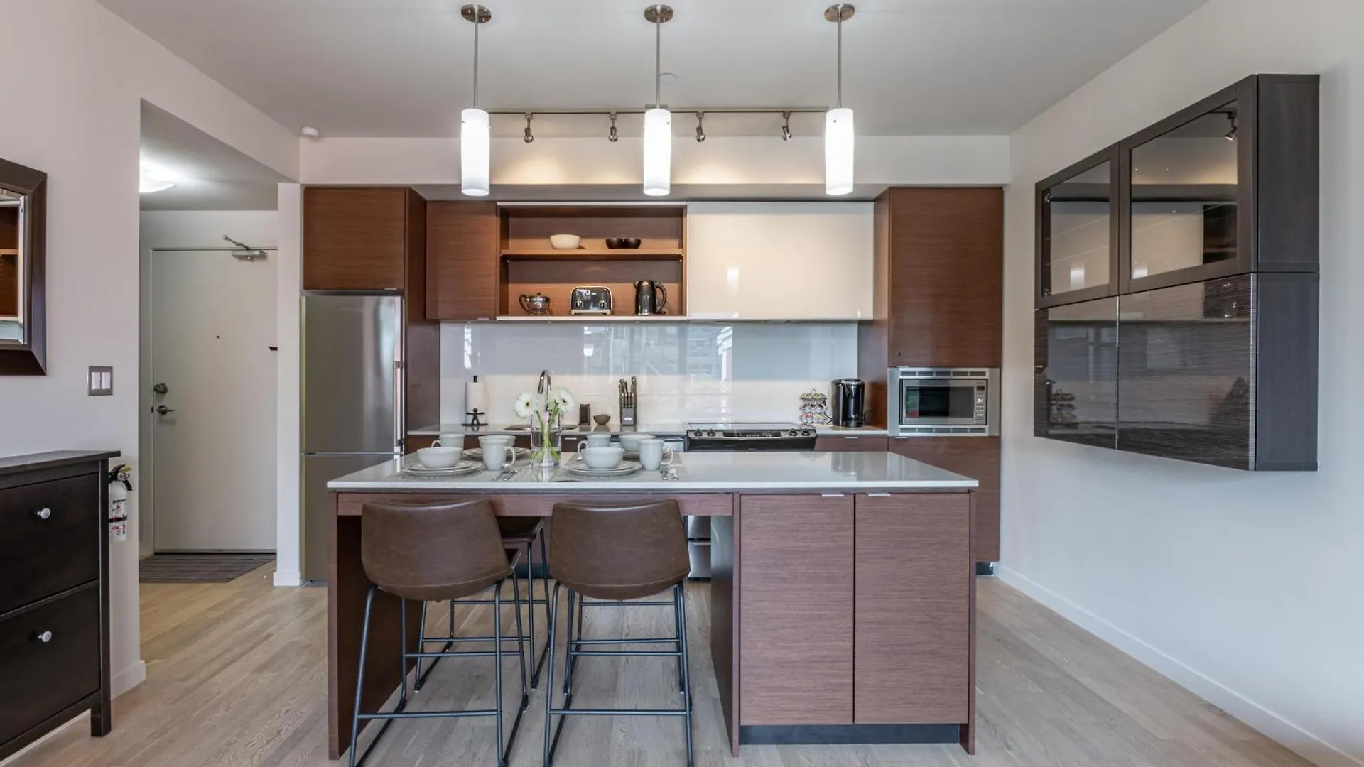 Apartment Executive Condo In Old Town Victoria Canada