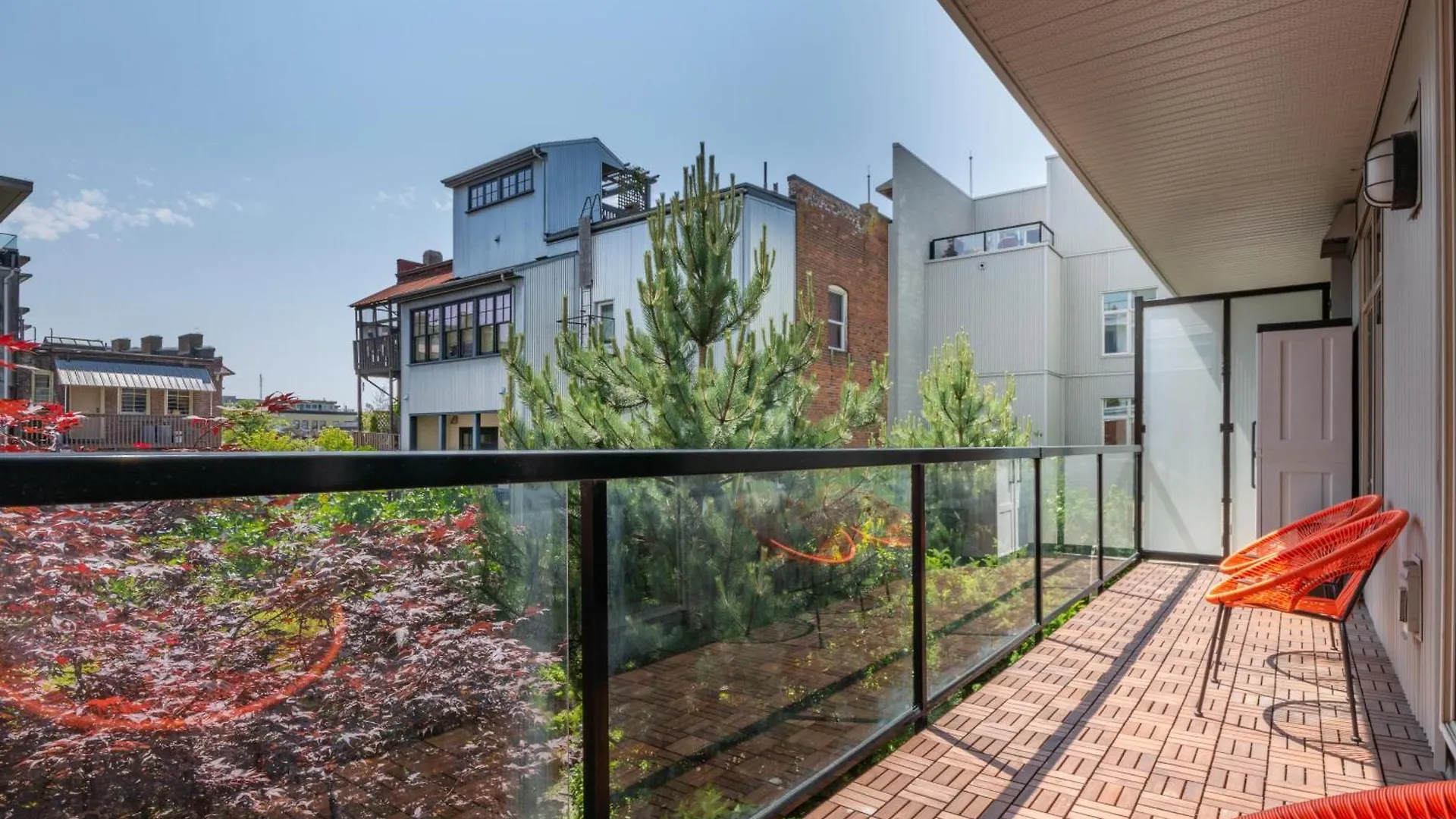 Executive Condo In Old Town Victoria