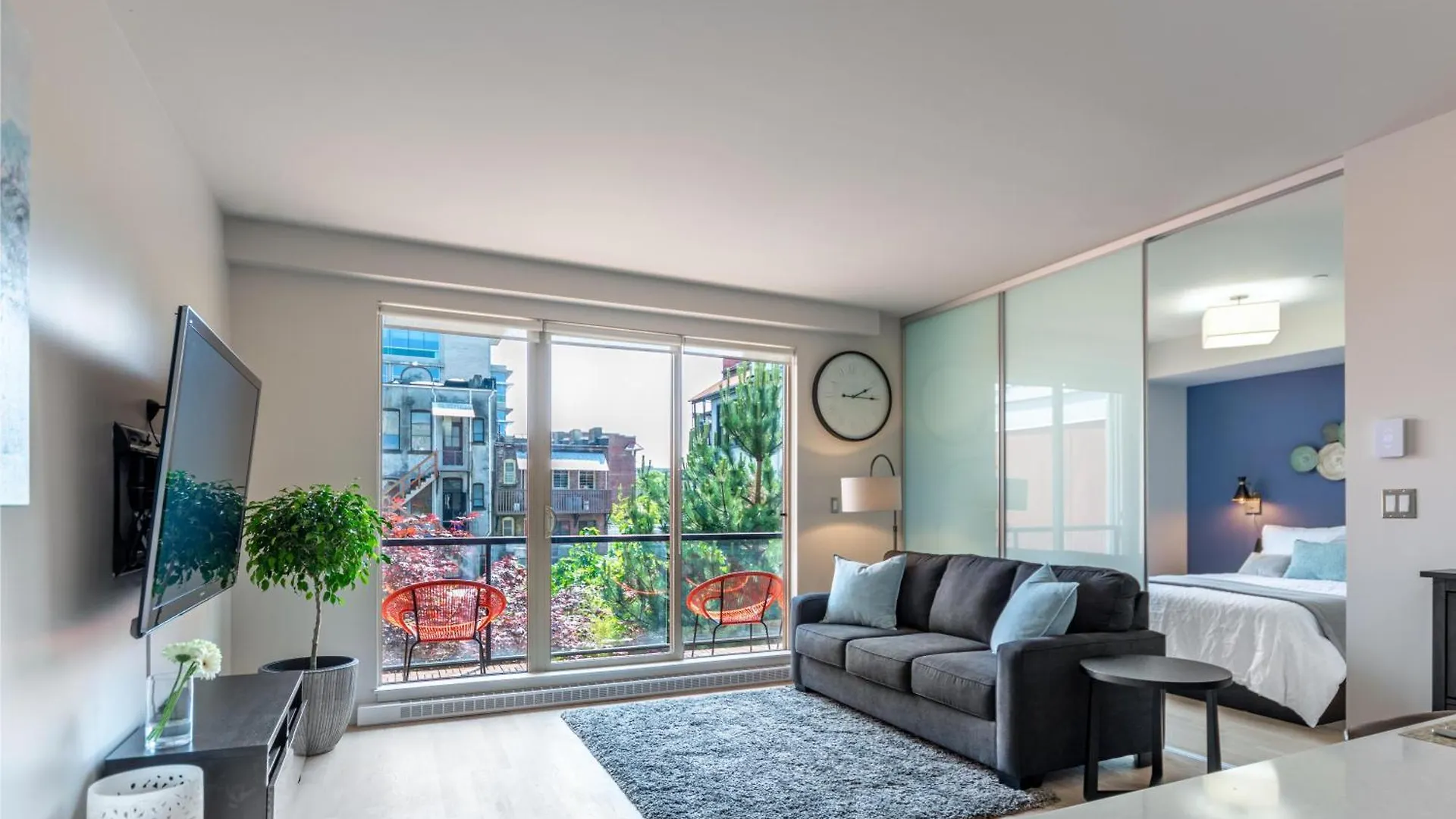 Executive Condo In Old Town location