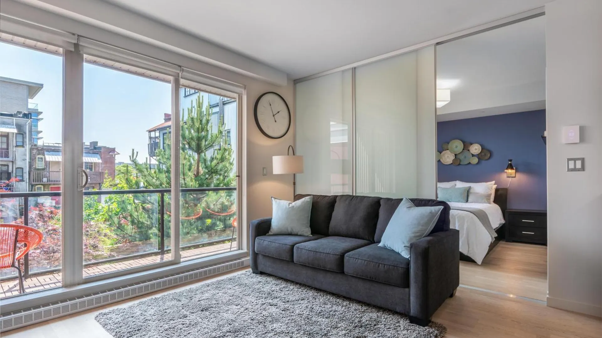Executive Condo In Old Town Victoria Apartment